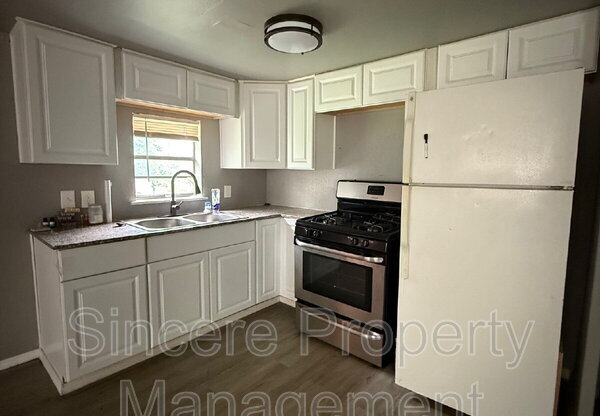 1222 NORTHWEST 8 ST