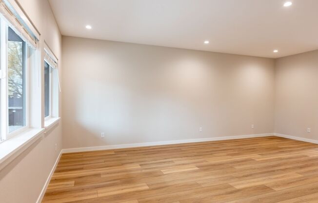 Newly Built 3 Bed, 2.5 Bath Cottage Homes with Free Wifi Internet