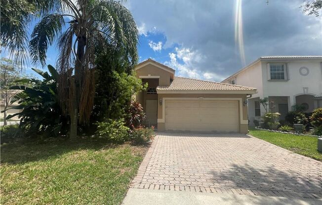 Exceptional Rental Opportunity 3 beds 2 baths home located in Regency Lakes Community - Coconut Creek!