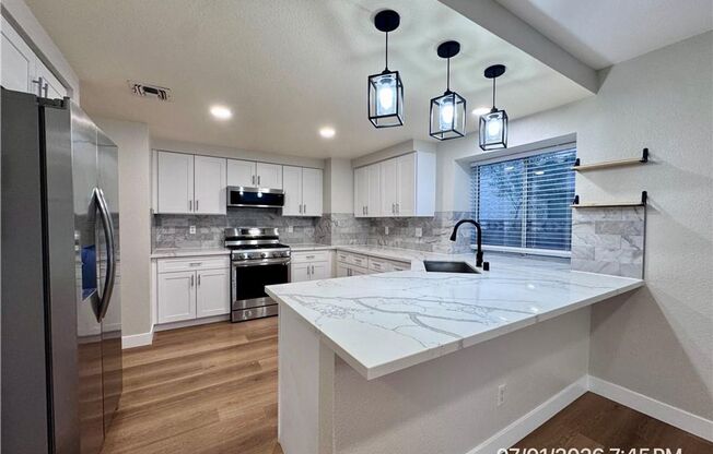 Beautiful Desert Shores Home with Remodeled Kitchen & Fireplace