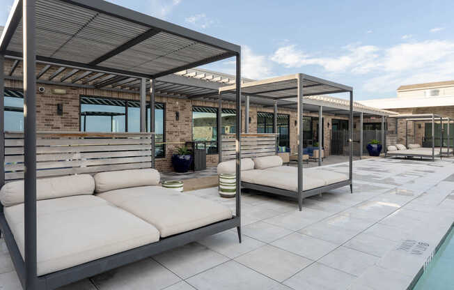 Poolside Lounge