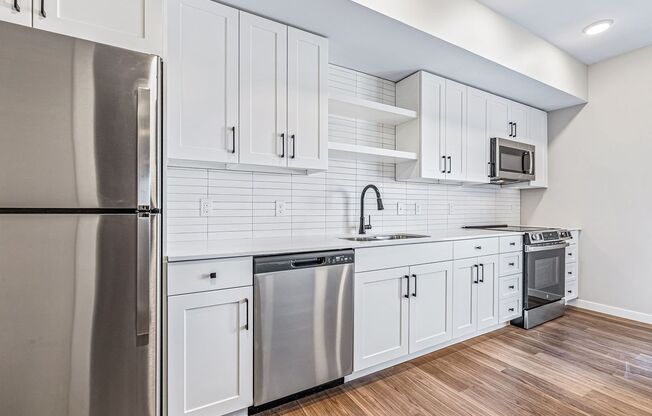 Studio, 1 bath, 542 sqft, $1,465, Unit 3-203