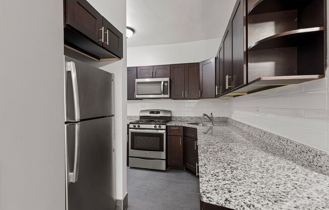 2 beds, 1 bath, 569 sqft, $2,200, Unit 6110-1W