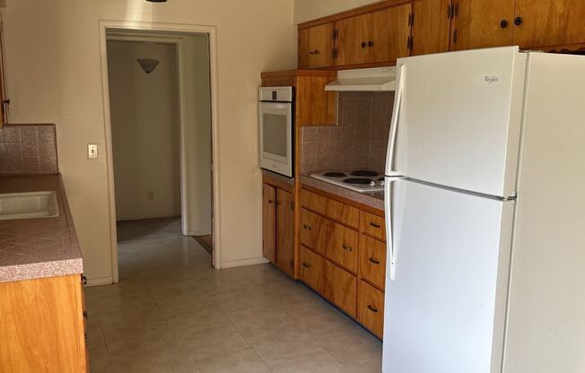 3 beds, 2 baths, $1,895