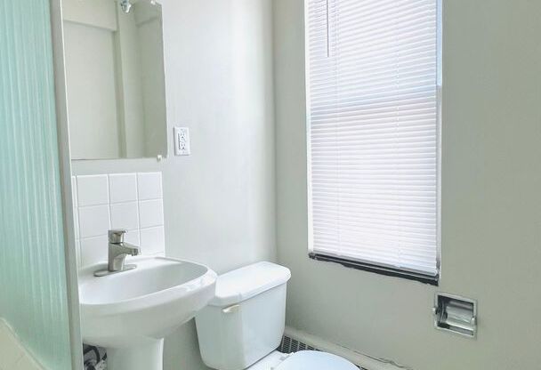Studio, 1 bath, 320 sqft, $850, Unit # 605