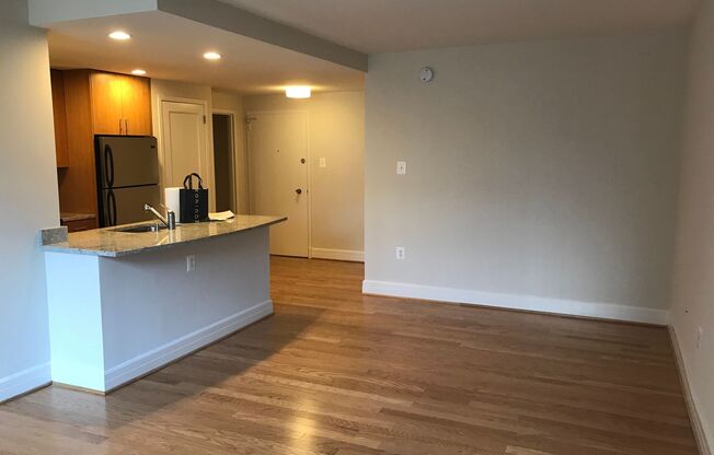 Studio, 1 bath, 460 sqft, $2,200