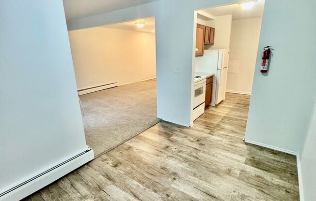 2 beds, 1 bath, 1,000 sqft, $1,295, Unit 101