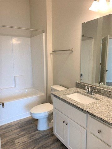 1 bed, 1 bath, 782 sqft, $1,675