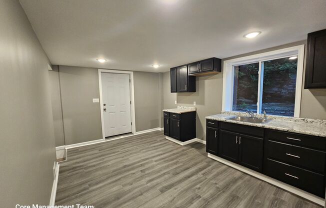 2 beds, 1 bath, $1,600