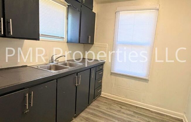 828 Ave B