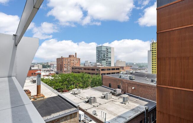 Studio, 1 bath, 393 sqft, $1,750, Unit 604