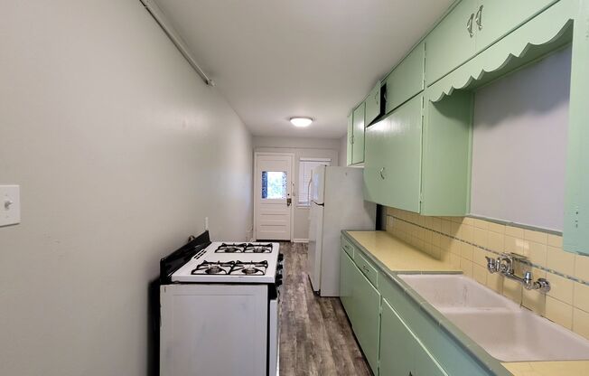 1 bed, 1 bath, 829 sqft, $950