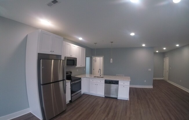 2 beds, 2 baths, 924 sqft, $1,850, Unit Unit 200