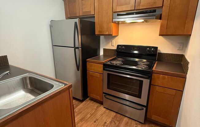 Studio, 1 bath, 400 sqft, $1,100, Unit 24F-104