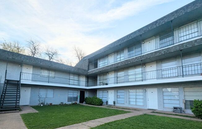 Sycamore Tree Condominiums