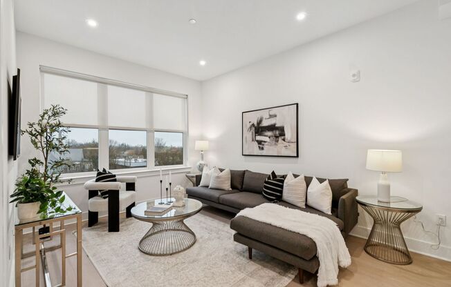 1 bed, 1 bath, 800 sqft, $2,017, Unit 210