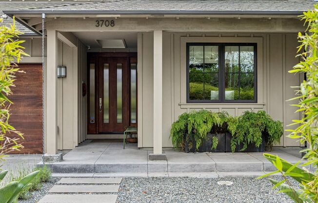 Luxurious Home in Barren Park Palo Alto