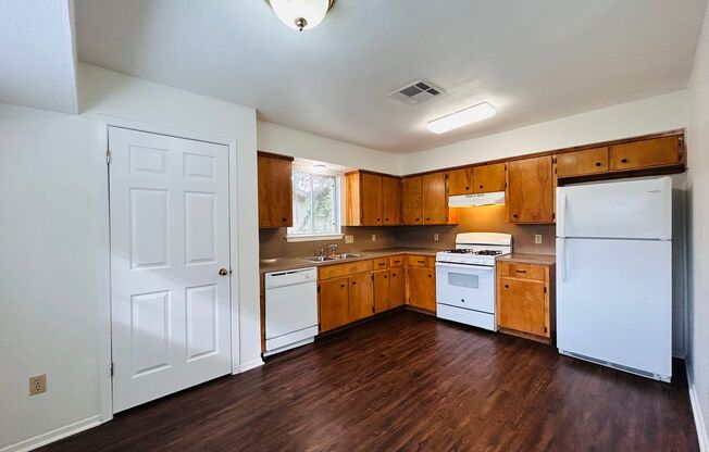 12913 Lamplight Village 78727 | 3 bed 2 bath $1825