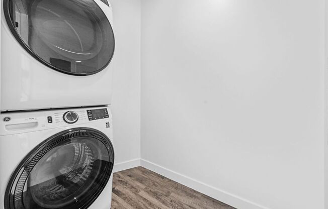 2 beds, 1 bath, 856 sqft, $1,695, Unit 201