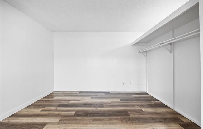 Studio, 1 bath, 475 sqft, $900, Unit 18
