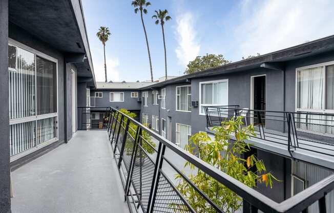 Kingsley Apartments
