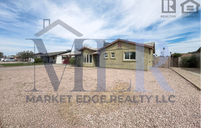 4Bed/2Bath House at Alma School Rd/Ray Rd! Ready for Immediate Move-In! -- FENCED-IN YARD! NO HOA!