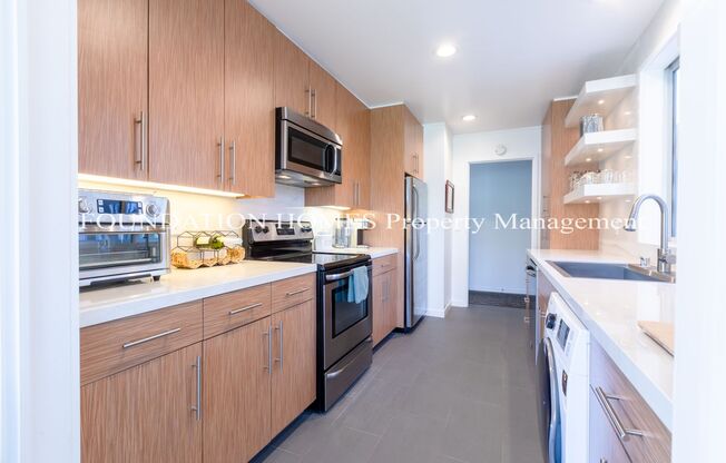 2BR/2BA Waterfront Corner Condo! Storage! Covered Parking! FOUNDATION