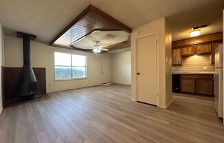 1 bed, 1 bath, 750 sqft, $700, Unit C