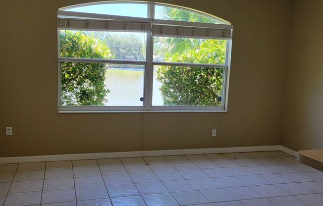 Annual unfurnished 3/2 SFH in Bradenton with water and golf course view