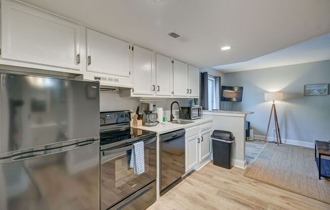 1 bed, 1 bath, $1,200