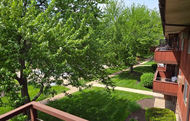 2 beds, 1 bath, 955 sqft, $1,225, Unit 19 - 204