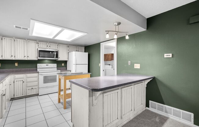 2 beds, 2 baths, $2,300