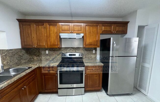 3 beds, 2 baths, 1,015 sqft, $2,595, Unit 2-312