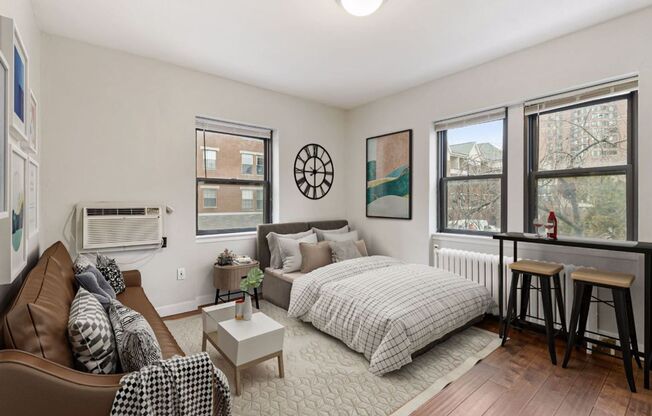 Studio, 1 bath, 350 sqft, $849, Unit Unit 108