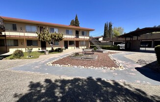 715 BERRY AVE