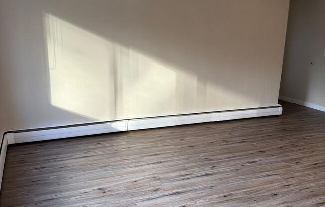 2 beds, 1 bath, 800 sqft, $2,200, Unit 101