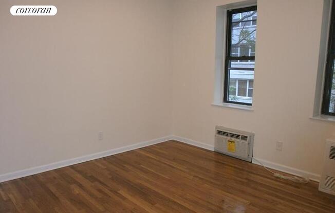 152 E 35 ST
