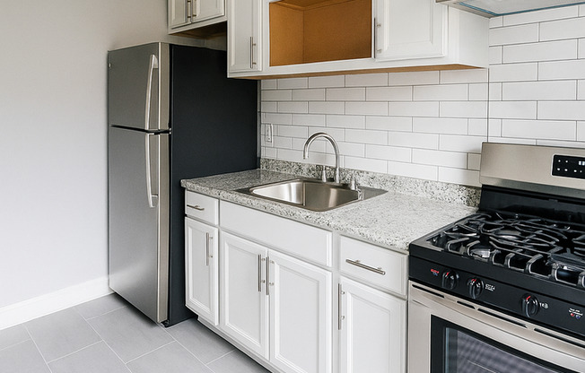 1 bed, 1 bath, 715 sqft, $1,875, Unit D-11