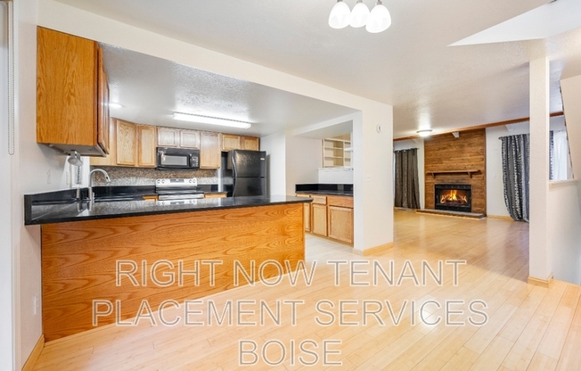 1760 WOODBRIDGE LN