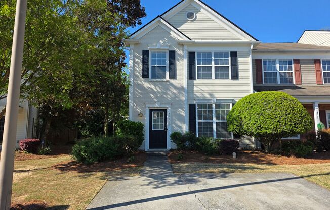 Rare 3 bed 2.5 bath Townhome located in Kennesaw