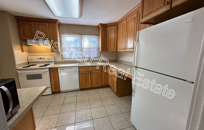 2 beds, 1 bath, $1,245