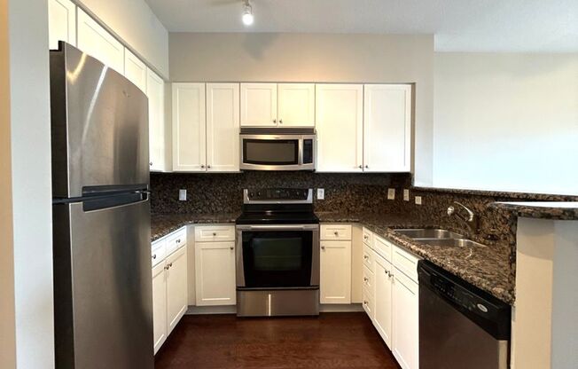 Great Dilworth condo!