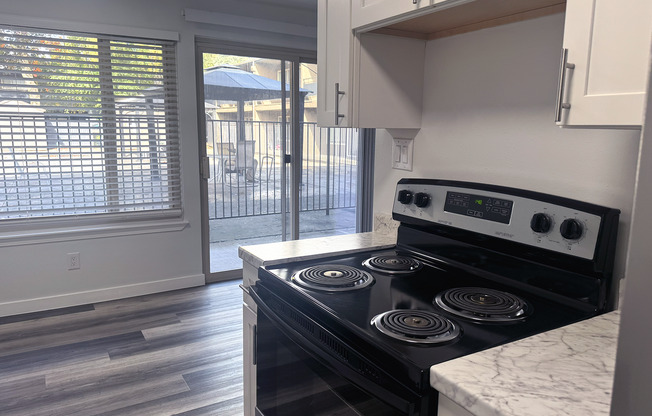 1 bed, 1 bath, 605 sqft, $1,495, Unit Unit 13