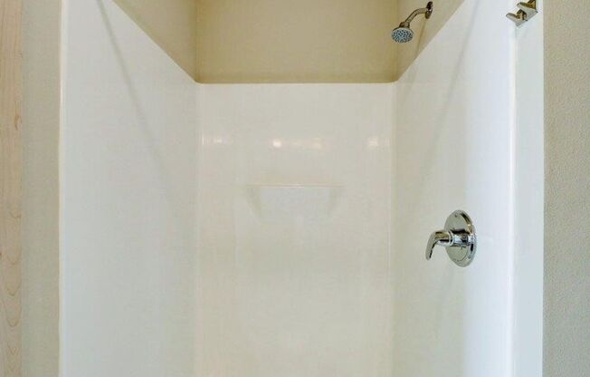 2 beds, 2 baths, 993 sqft, $2,350, Unit 415