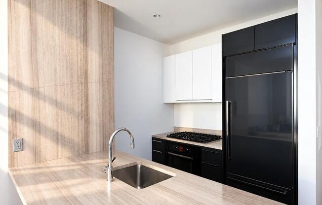 1 bed, 1 bath, 762 sqft, $6,500, Unit 31Y