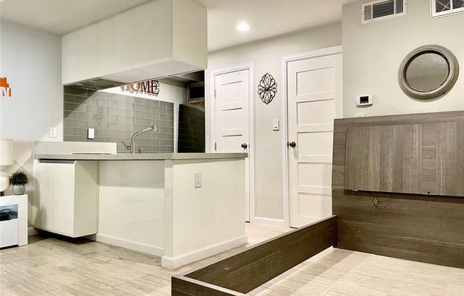 Sterling Crest #D107