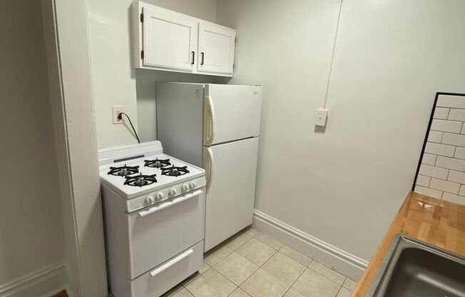 1 bed, 1 bath, 480 sqft, $1,950, Unit E02