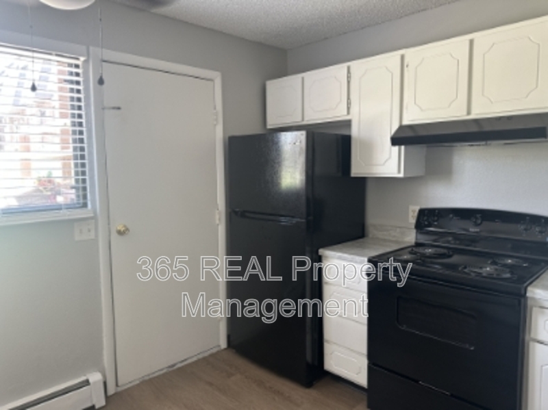 2515 W 27 ST