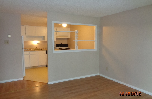 Wonderful 1 BR/1 BA Ground Floor Condo in Secured Bldg!