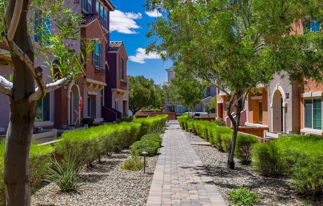 Beautiful 3 Bedroom Townhome With Stunning Mountain Views